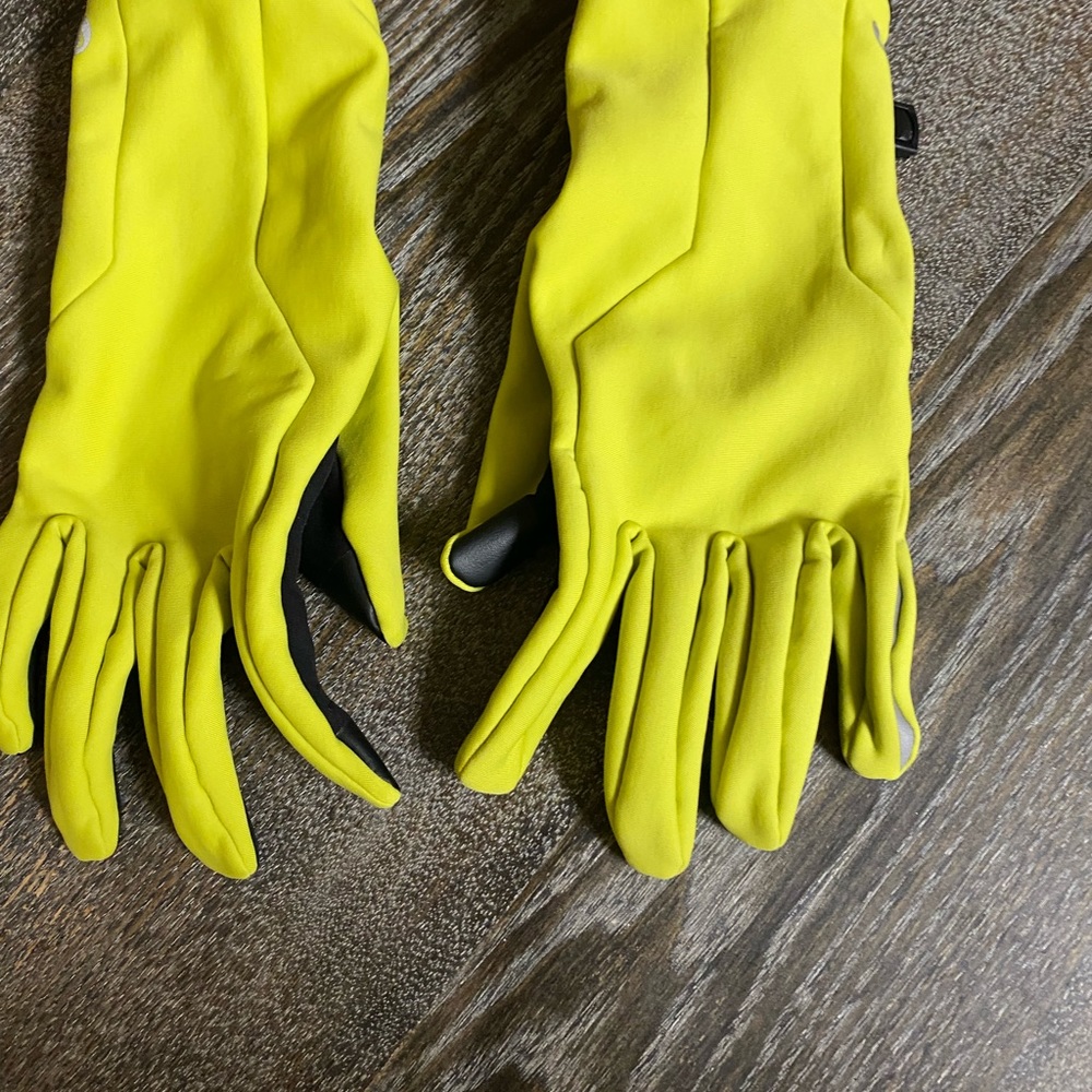 Lululemon Athletica Accessories | Lululemon Run for It All Gloves
